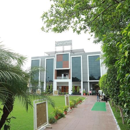 Hotel Shri Khedapati International Ντεβάς Εξωτερικό φωτογραφία