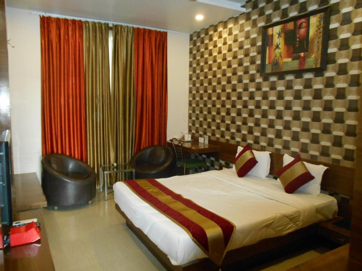 Hotel Shri Khedapati International Ντεβάς Εξωτερικό φωτογραφία