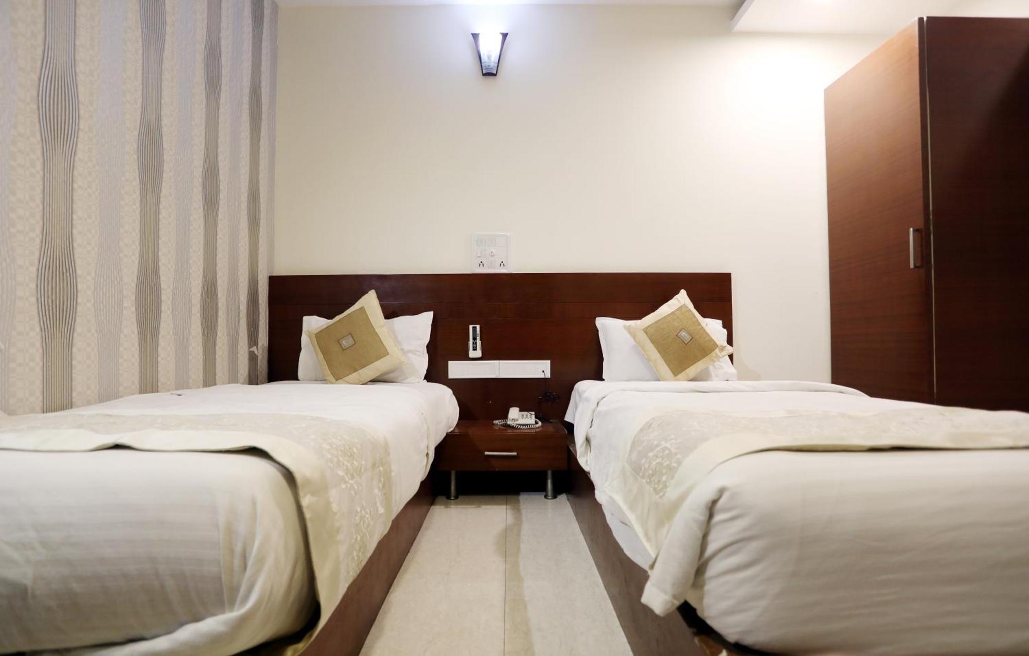 Hotel Shri Khedapati International Ντεβάς Εξωτερικό φωτογραφία
