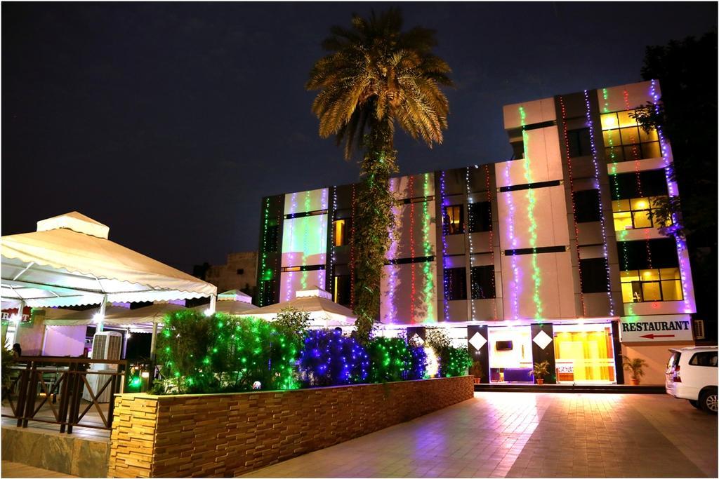 Hotel Shri Khedapati International Ντεβάς Εξωτερικό φωτογραφία