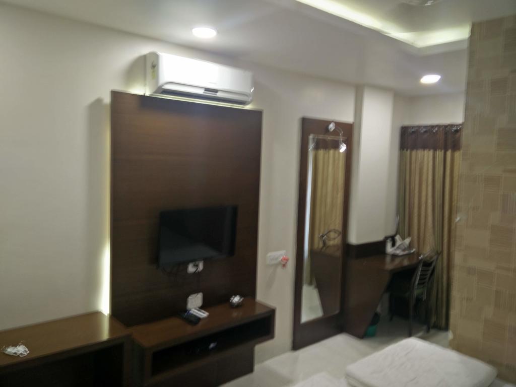 Hotel Shri Khedapati International Ντεβάς Εξωτερικό φωτογραφία