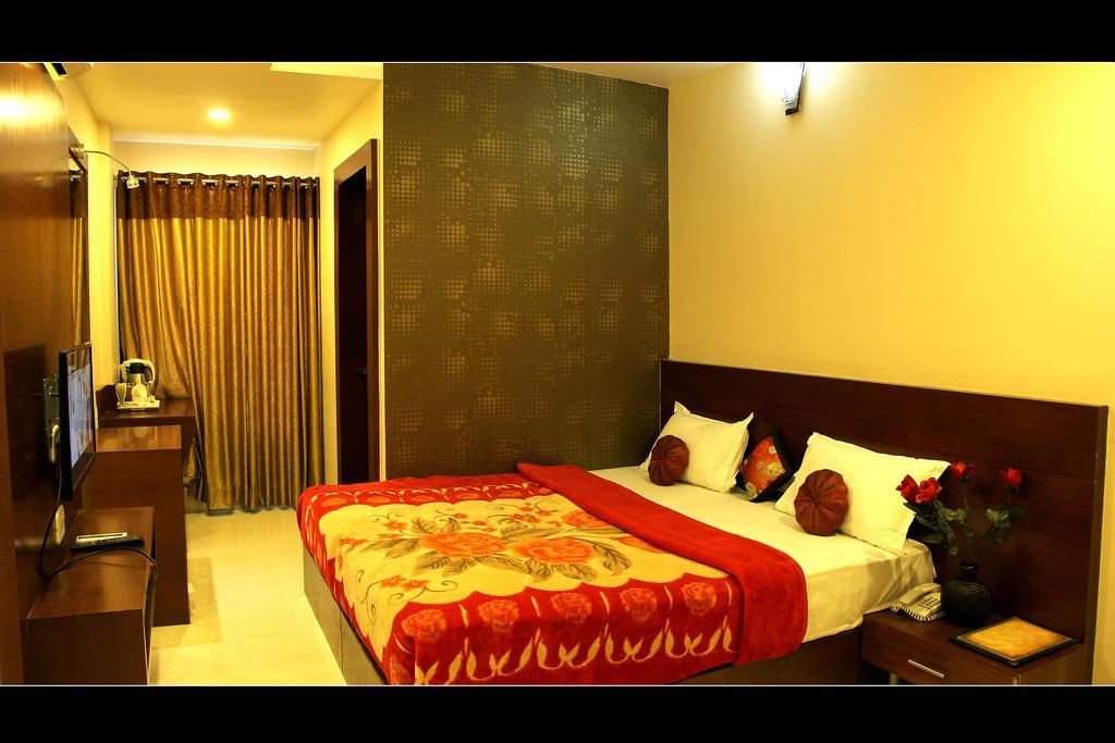 Hotel Shri Khedapati International Ντεβάς Εξωτερικό φωτογραφία