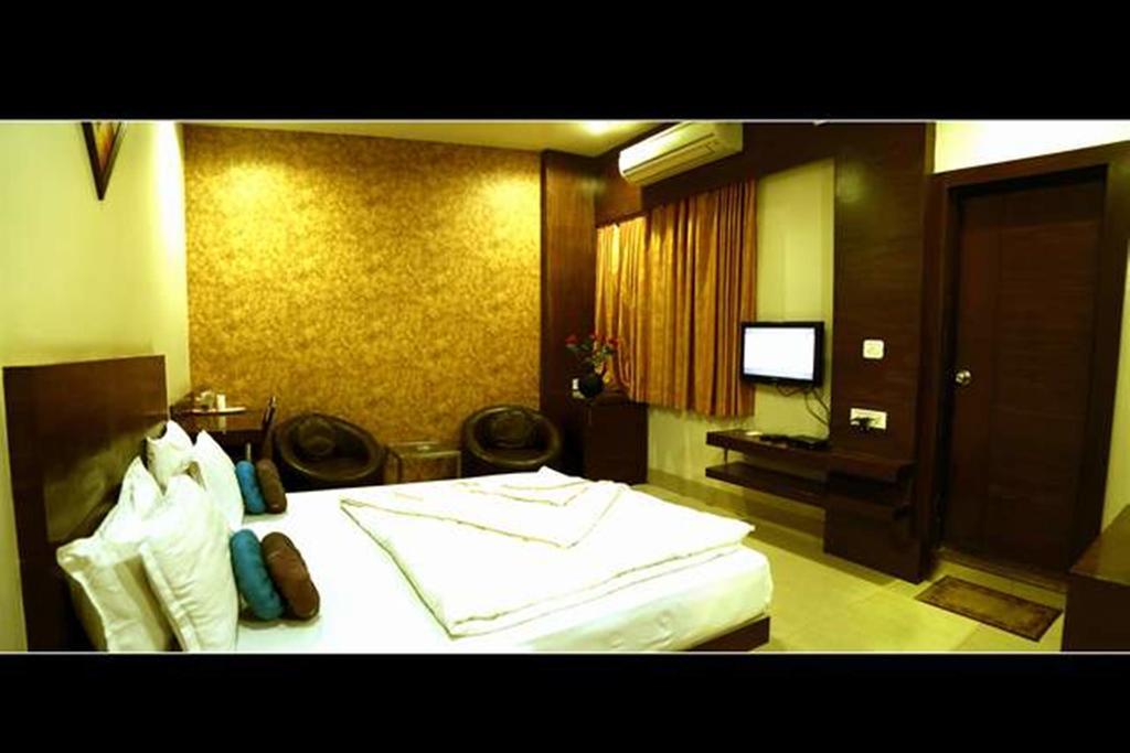 Hotel Shri Khedapati International Ντεβάς Εξωτερικό φωτογραφία