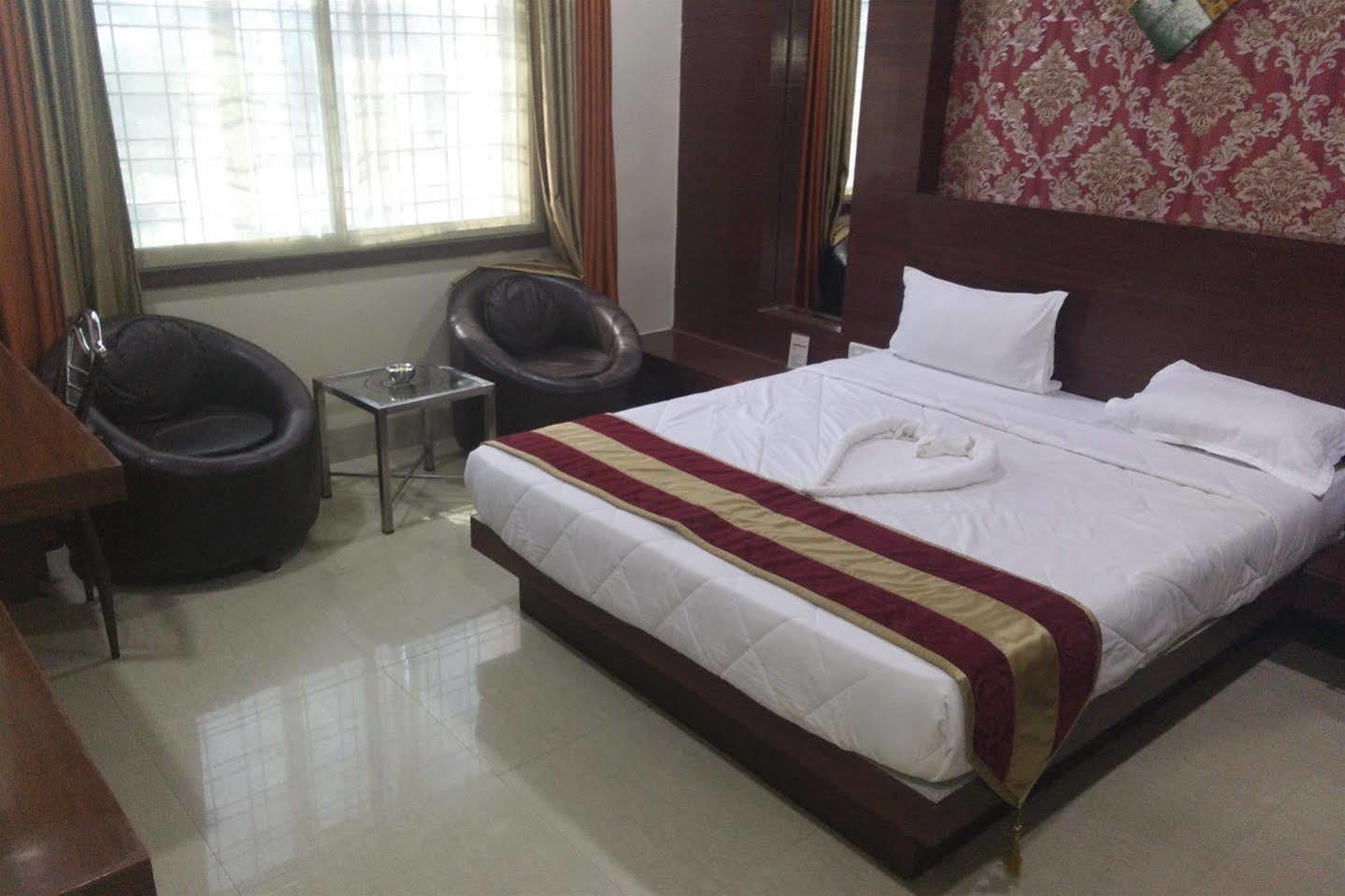 Hotel Shri Khedapati International Ντεβάς Εξωτερικό φωτογραφία