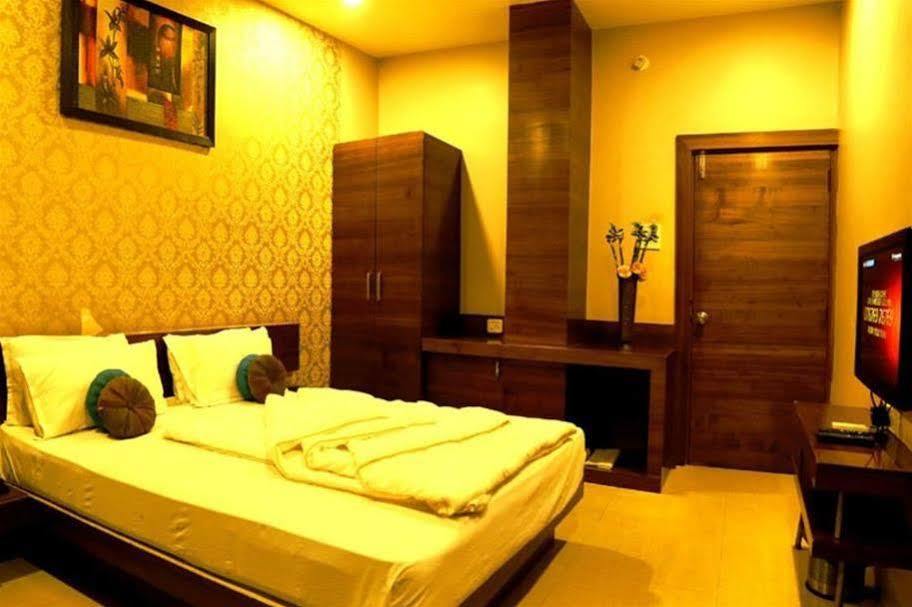 Hotel Shri Khedapati International Ντεβάς Εξωτερικό φωτογραφία