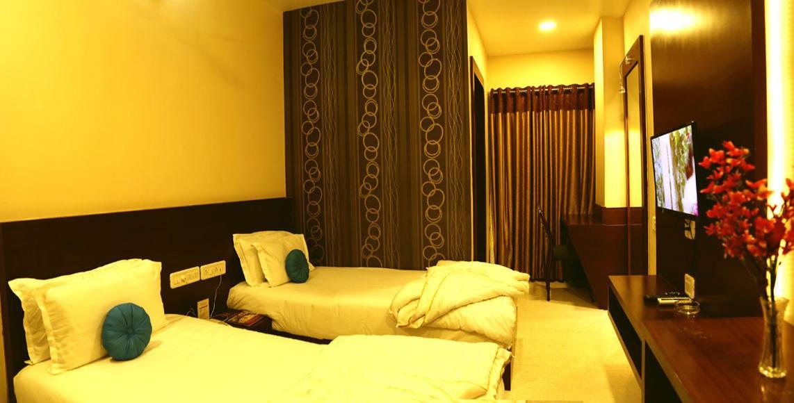 Hotel Shri Khedapati International Ντεβάς Εξωτερικό φωτογραφία